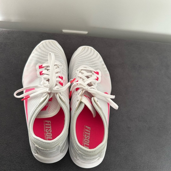 Nike white running sneakers size 38 ( USA 7) - Picture 4 of 6